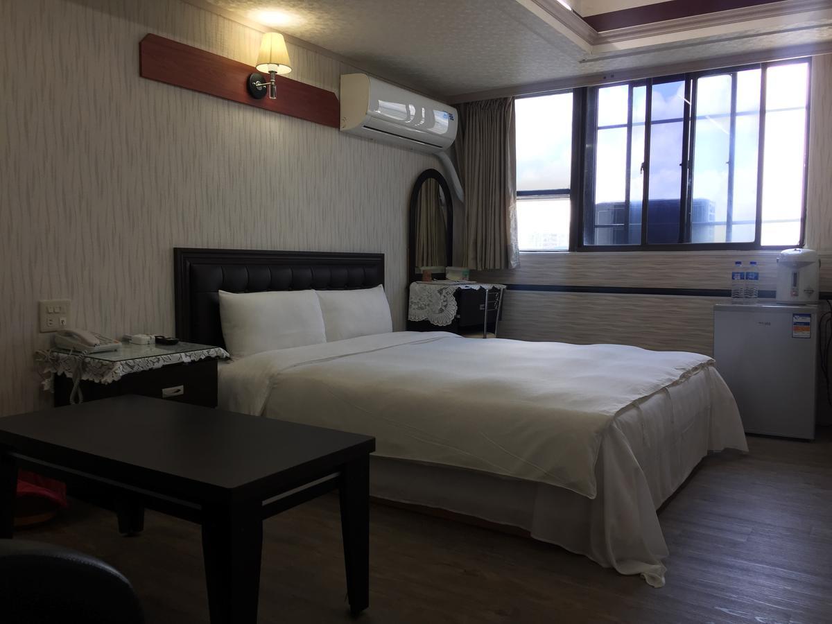 King Lo Tung Hotel Luodong Buitenkant foto