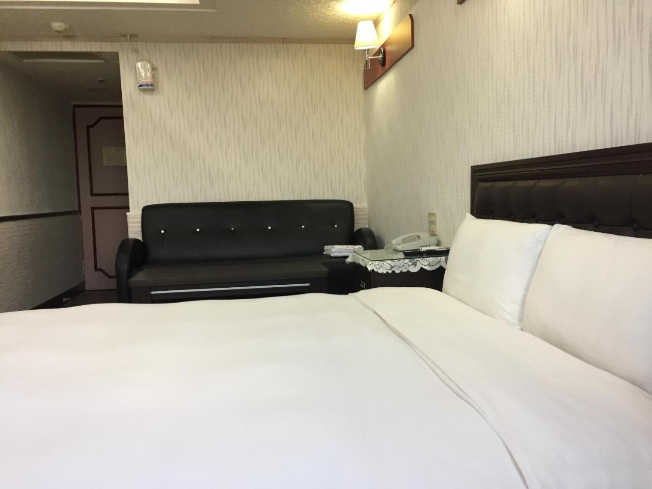 King Lo Tung Hotel Luodong Buitenkant foto