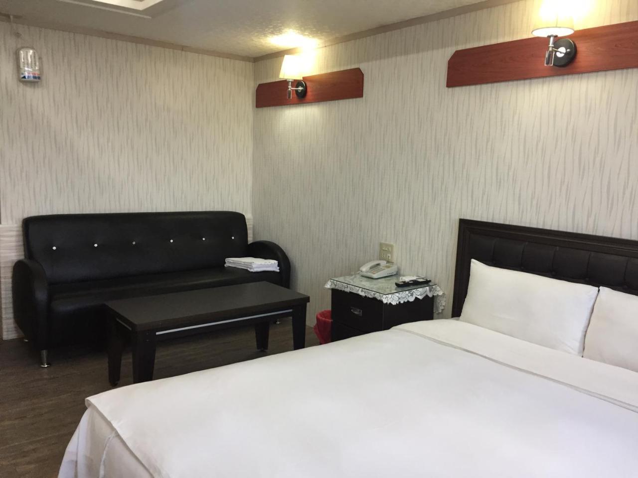 King Lo Tung Hotel Luodong Buitenkant foto